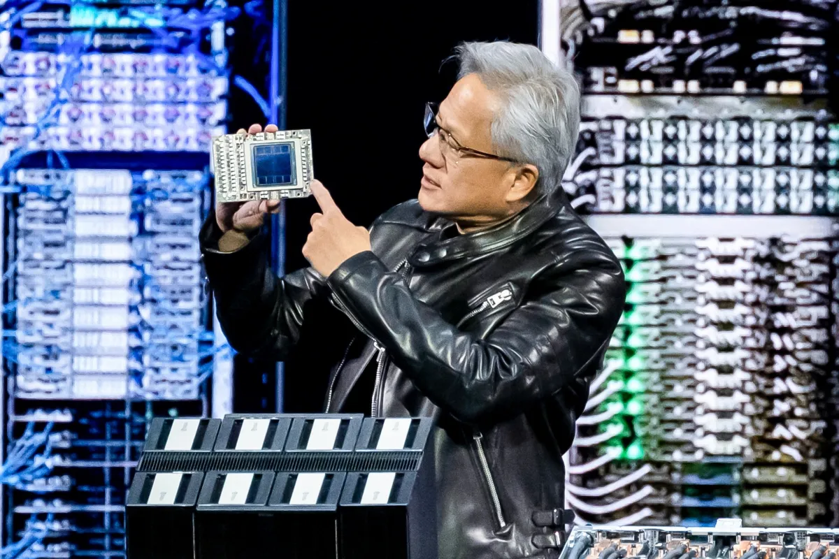 Amazon lanza TorchNeuron para competir con Nvidia