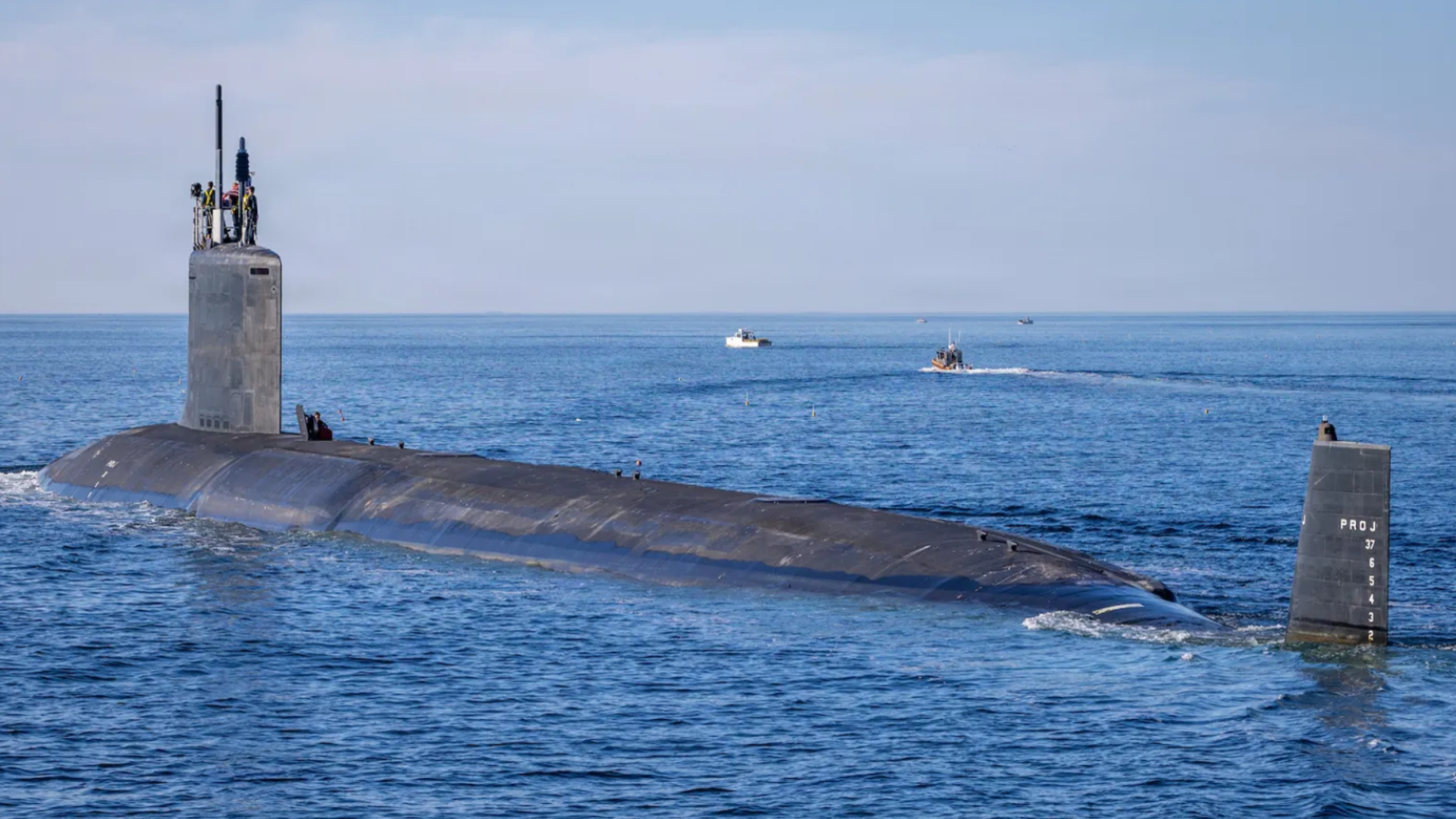 La Marina del Reino Unido usa mangueras contra drones en submarinos