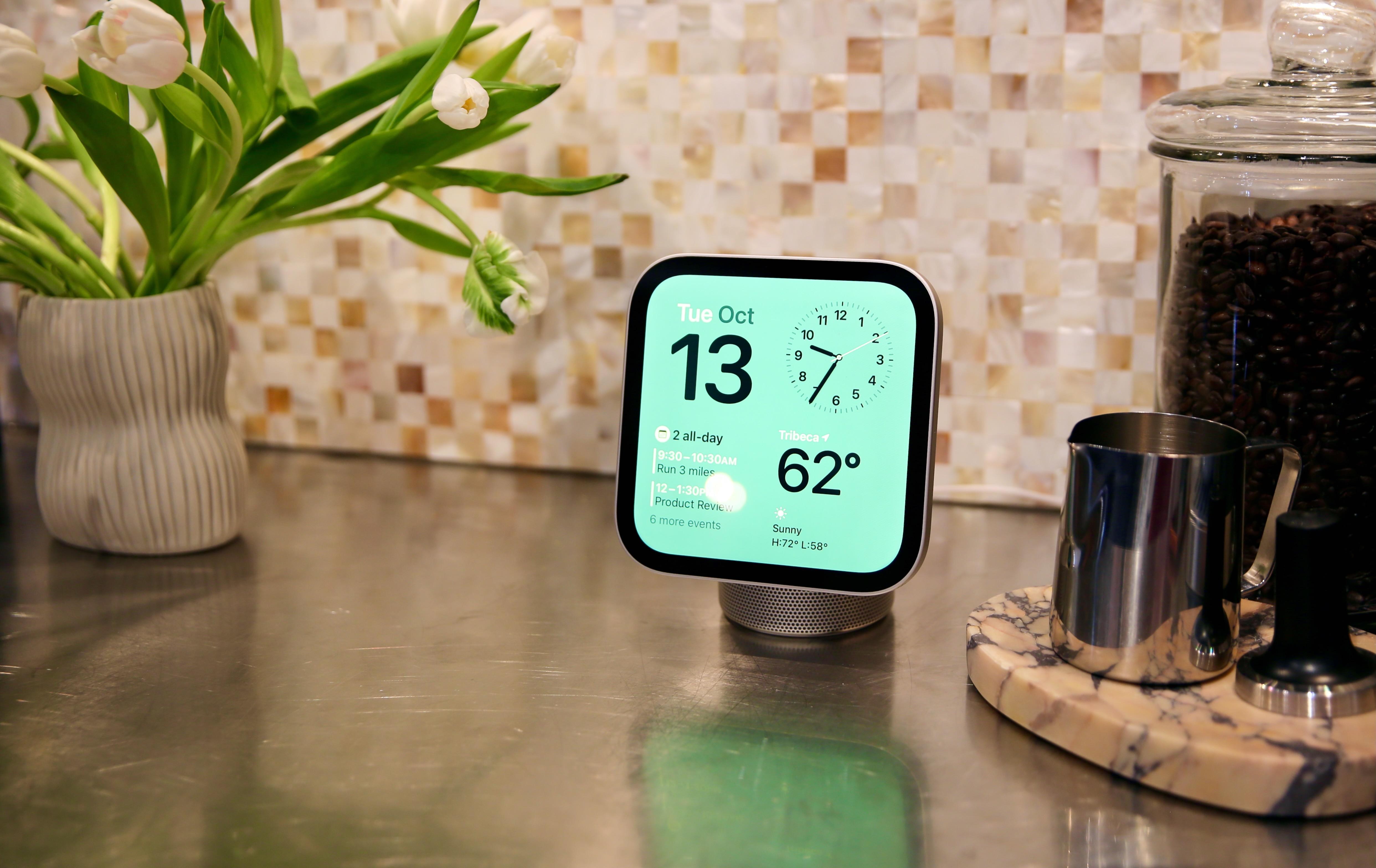 Apple's HomeView highlights simplicity in smart displays