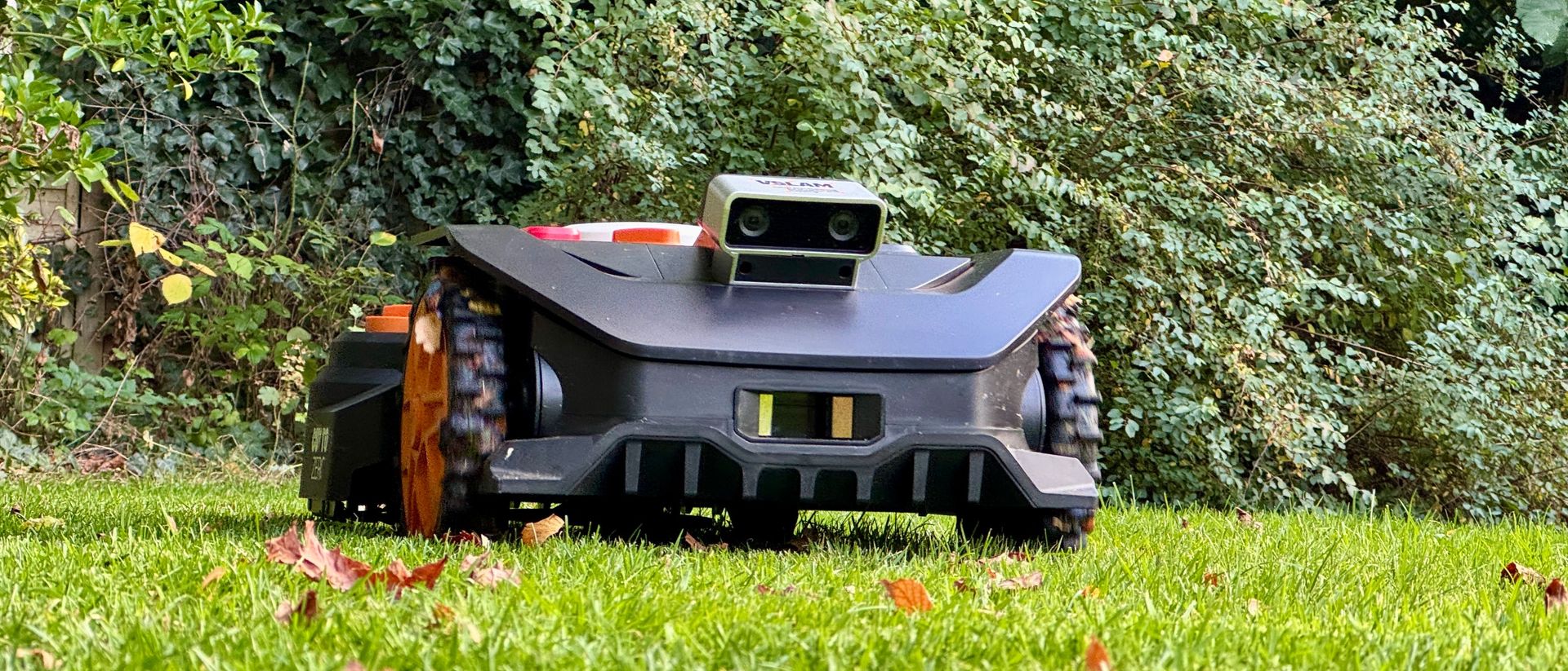 Worx Landroid Vision Cloud WR306E: efficient lawn care on a budget