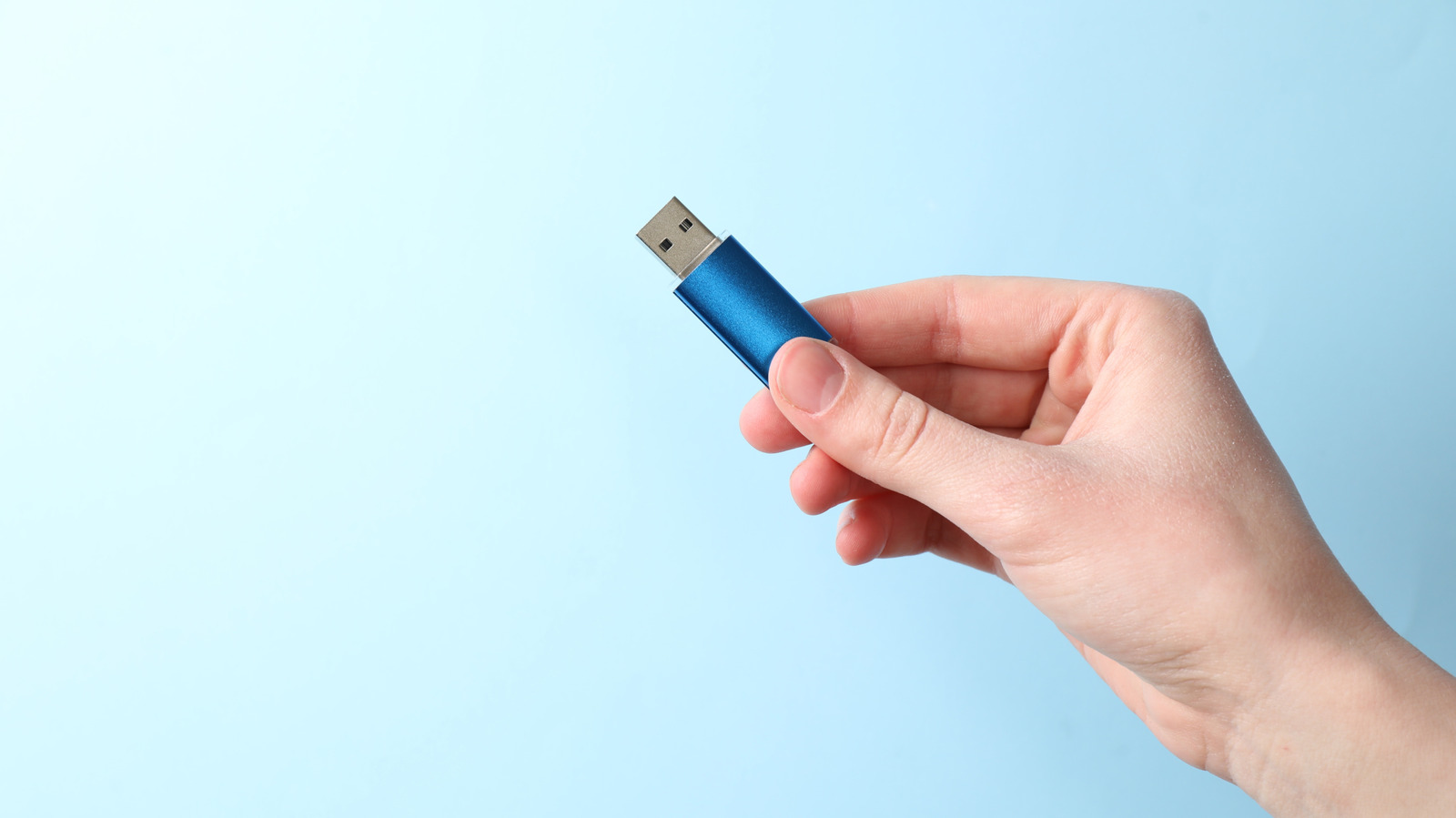 8 Ways to Repurpose Your Old USB Drives