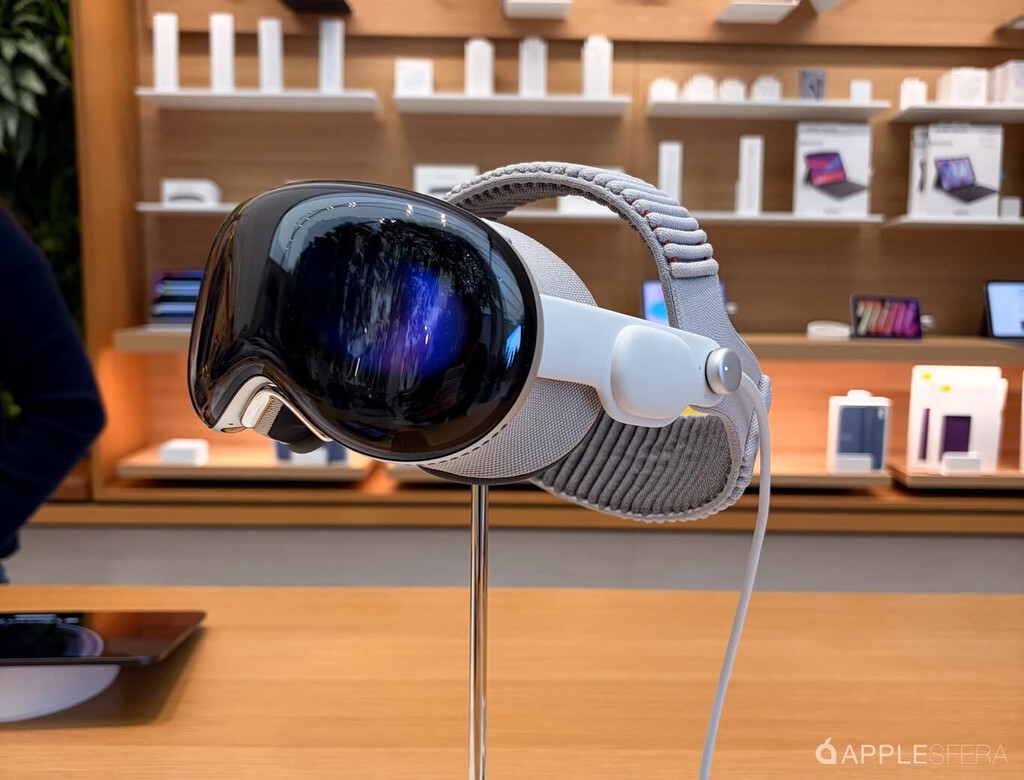 Apple Vision Pro Lives On: New Designs in Development