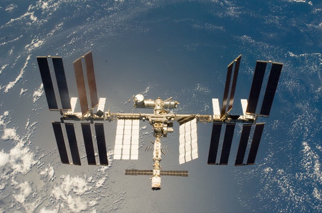 NASA calls for development of private space stations