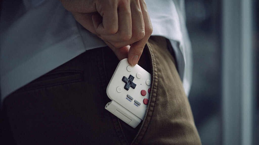 Convierte tu iPhone en consola con 8BitDo FlipPad