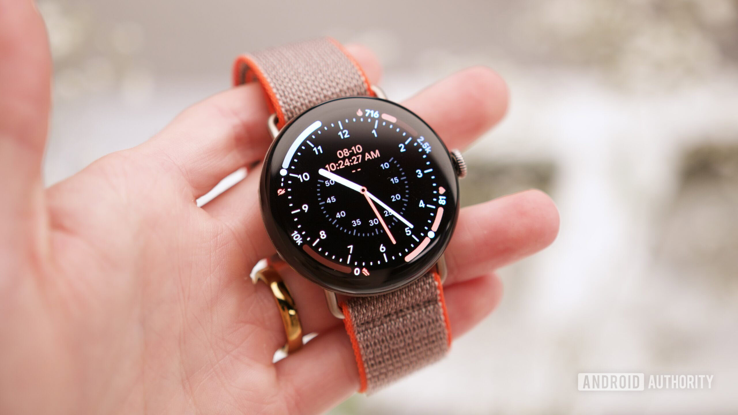 New Pixel Watch 5 faces rolling out to older Pixel Watch 4