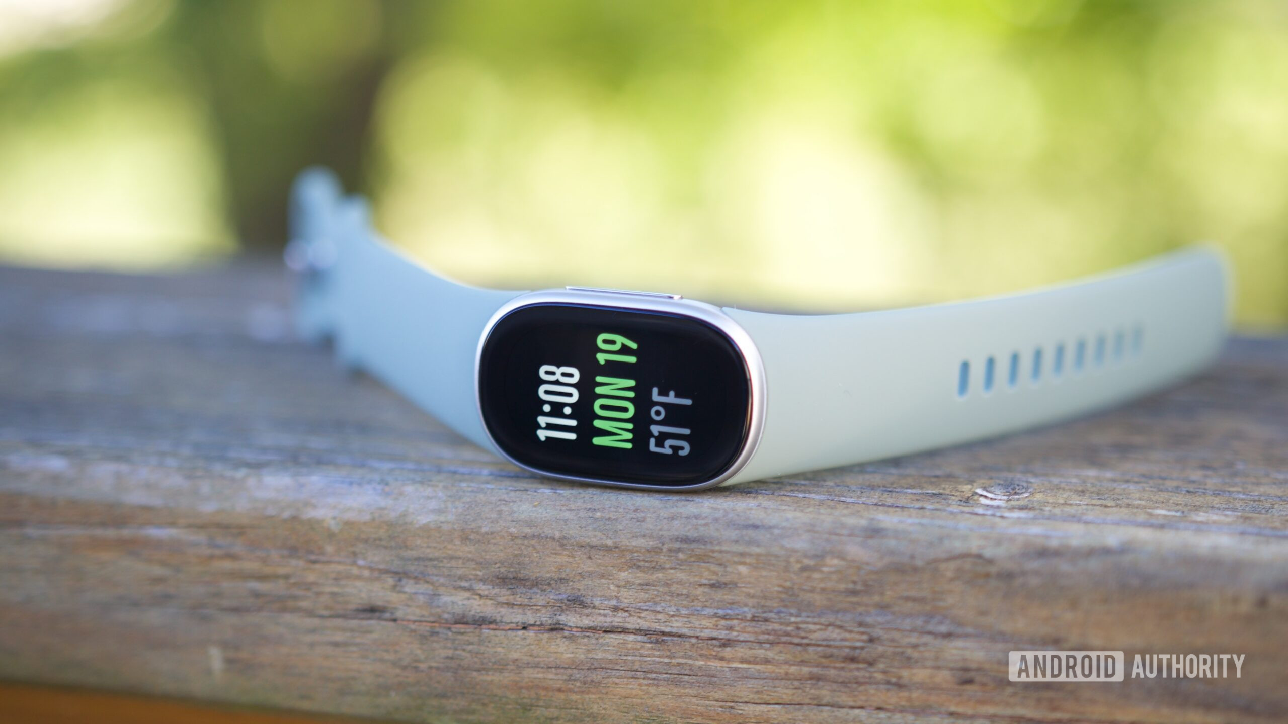 Does the Fitbit Edge lack NFC: What it means?