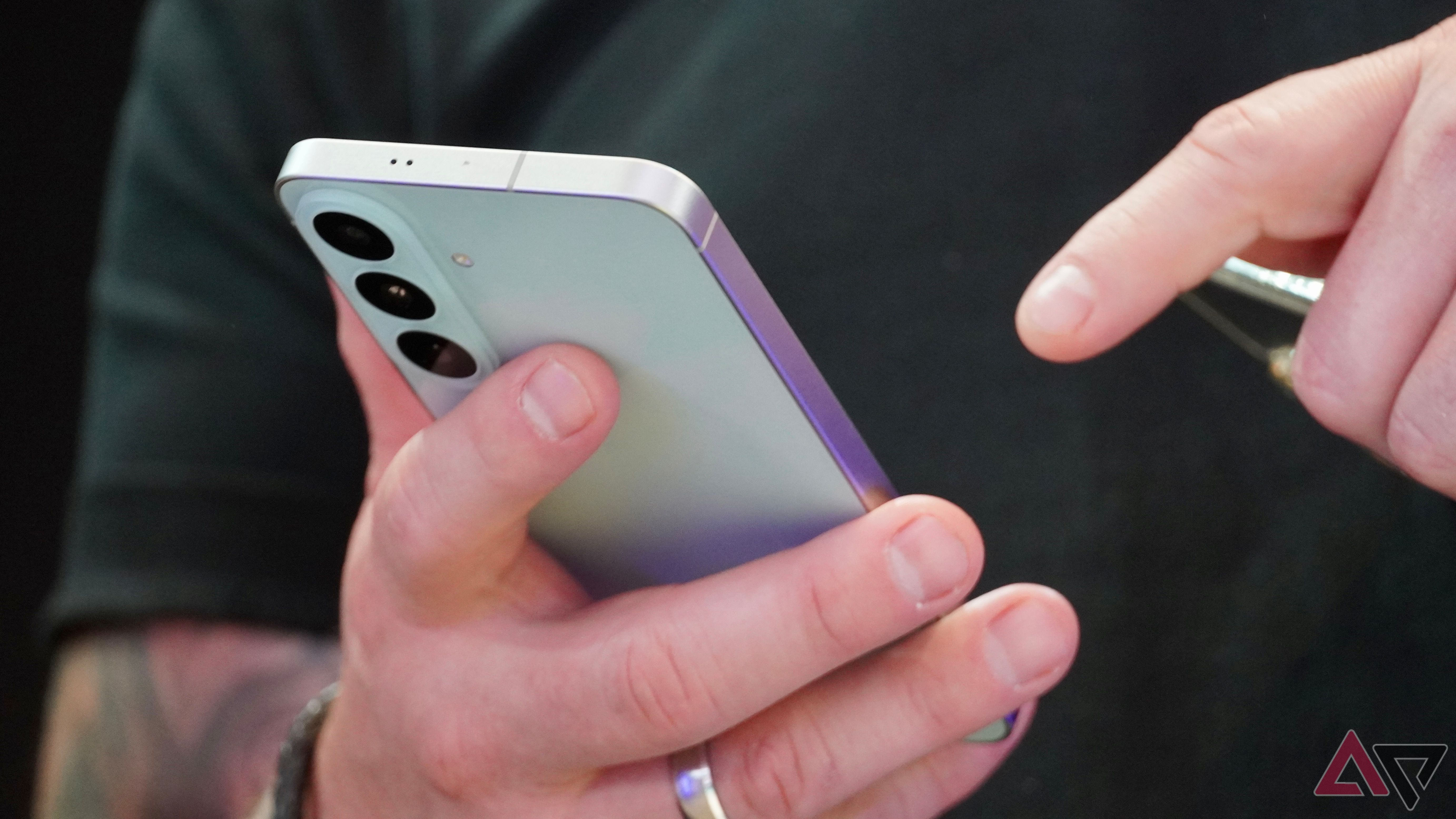Mint Mobile ofrece el Galaxy S26 FE por $480 con servicio