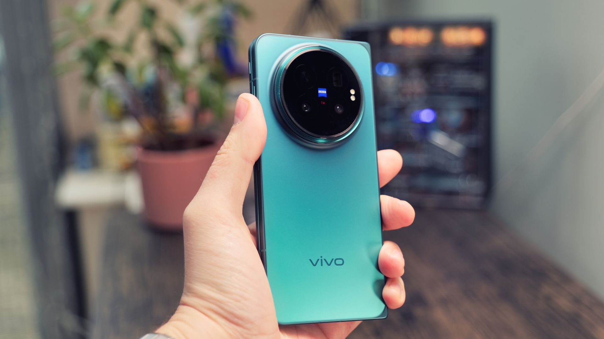 Lanzamiento del Vivo X Fold 6: un competidor fuerte en plegables