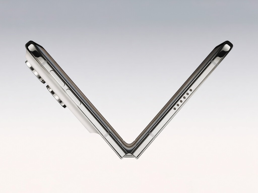 iPhone Duo's screen is replaceable