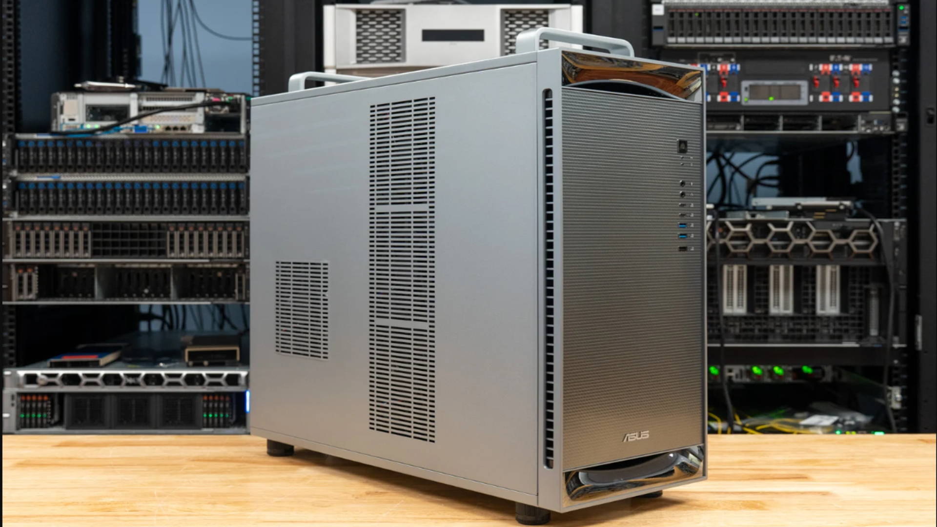 Asus presenta su potente estación de trabajo GB300 DGX