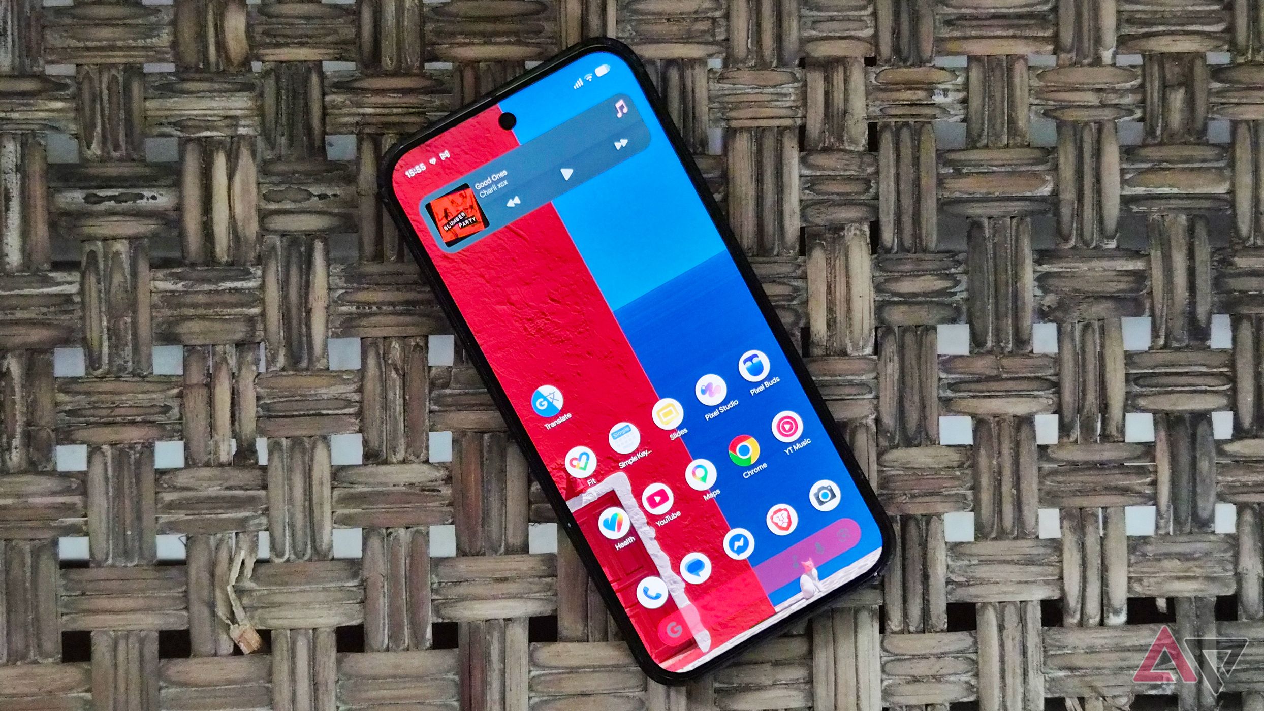 Free up 10GB on your Pixel by switching Google apps