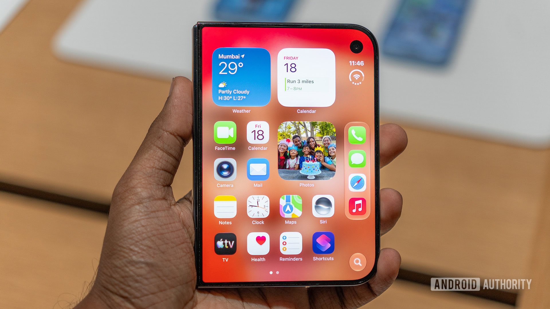iPhone Duo: In-store purchase opportunity this Friday