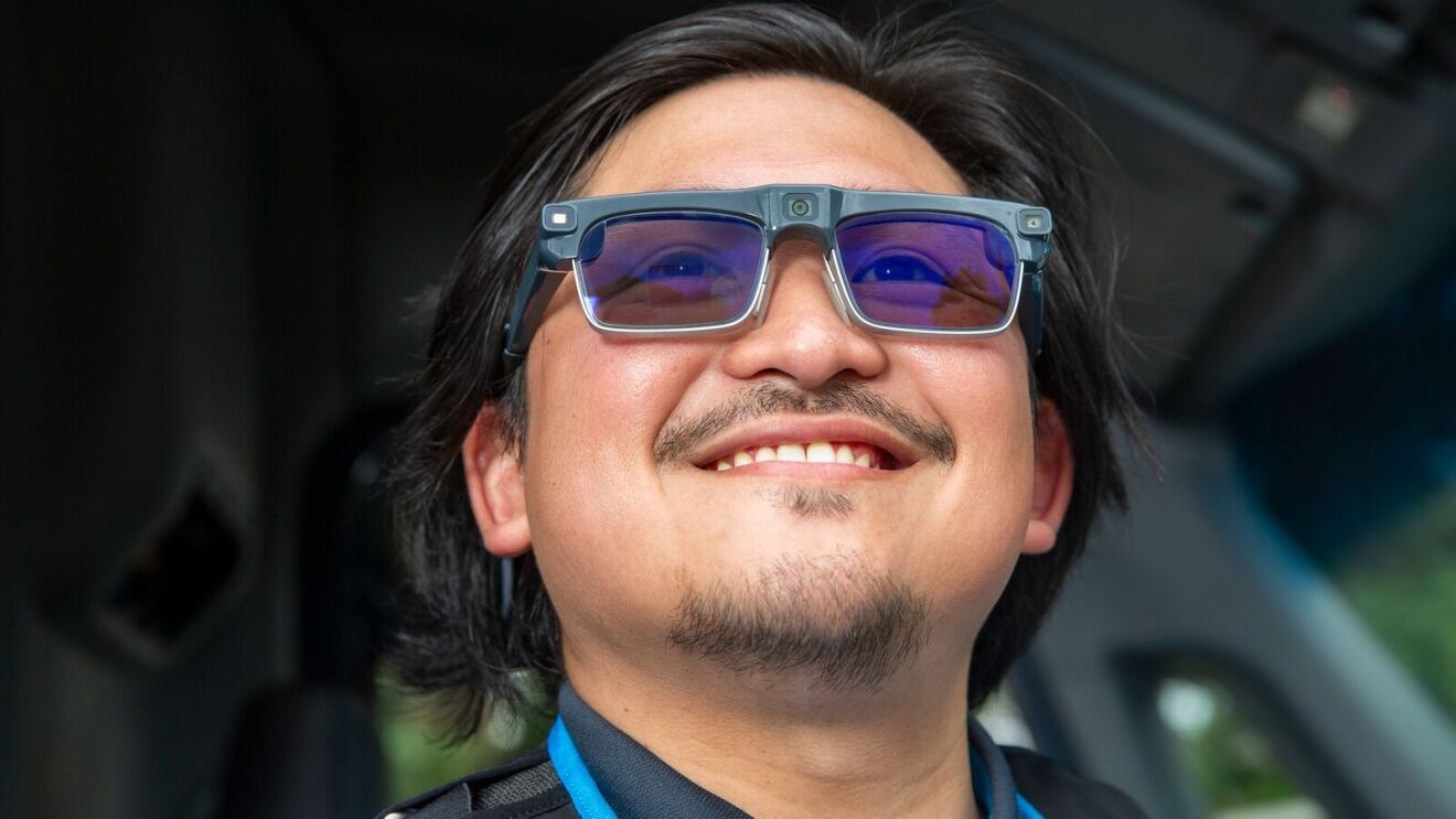 Amazon's delivery driver smart glasses to capture photos constantly