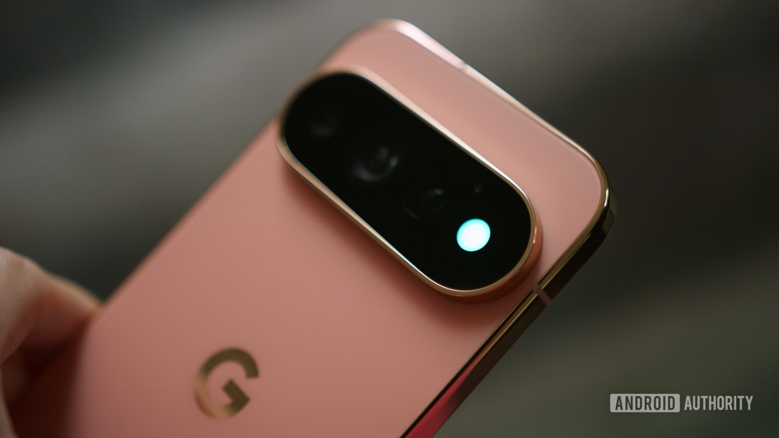 Google mejora la funcionalidad del HiLight LED del Pixel 11 Pro